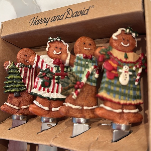4 gingerbread holiday spreaders - Picture 2 of 3